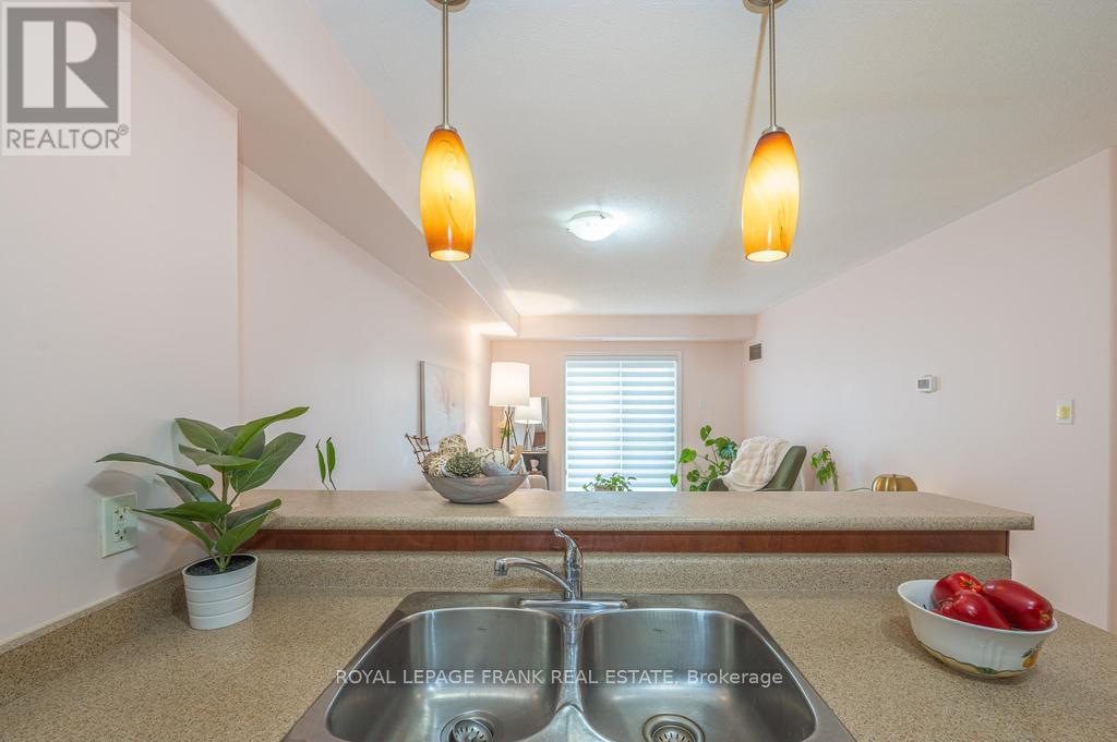 102 - 300 Spillsbury Drive, Peterborough, Ontario  K9K 0B4 - Photo 10 - X12699378