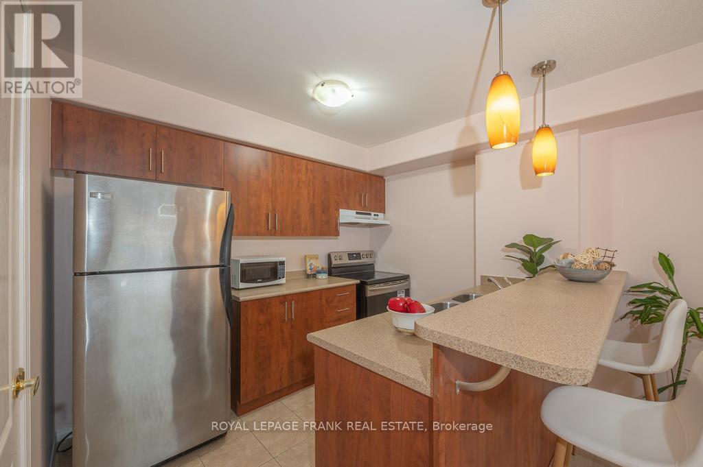 102 - 300 Spillsbury Drive, Peterborough, Ontario  K9K 0B4 - Photo 5 - X12699378