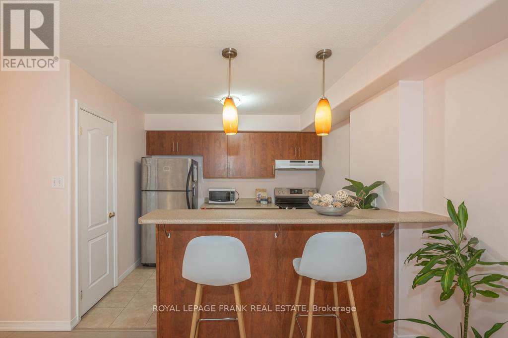 102 - 300 Spillsbury Drive, Peterborough, Ontario  K9K 0B4 - Photo 6 - X12699378