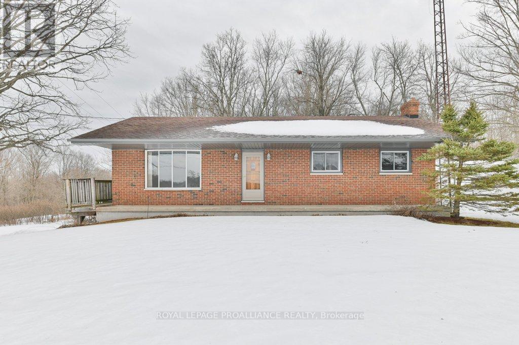 184 Bethel Road, Belleville (Thurlow Ward), Ontario  K0K 3E0 - Photo 4 - X12699400