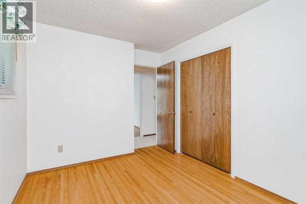 330 Oakwood Place, Calgary, Alberta  T2V 3Y7 - Photo 14 - A2278718