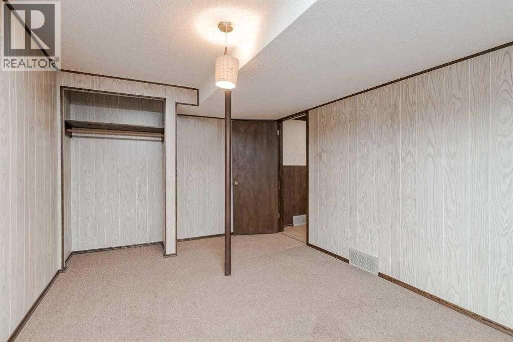 330 Oakwood Place, Calgary, Alberta  T2V 3Y7 - Photo 22 - A2278718