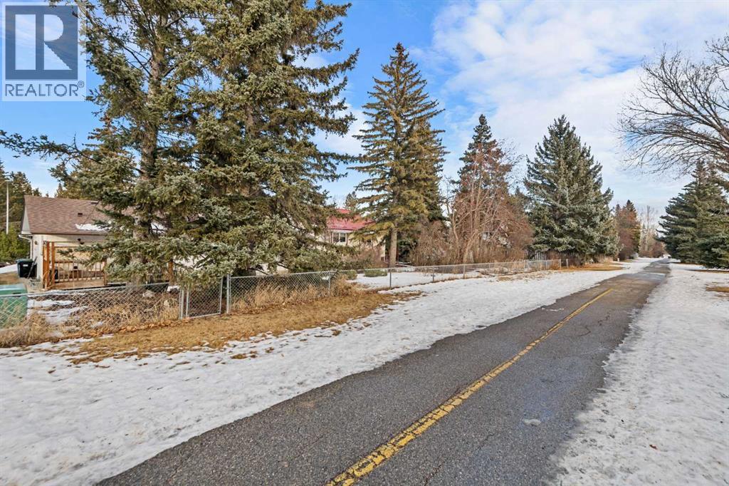 330 Oakwood Place, Calgary, Alberta  T2V 3Y7 - Photo 33 - A2278718