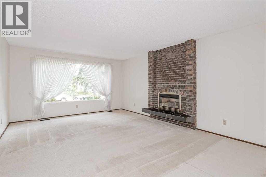 330 Oakwood Place, Calgary, Alberta  T2V 3Y7 - Photo 5 - A2278718