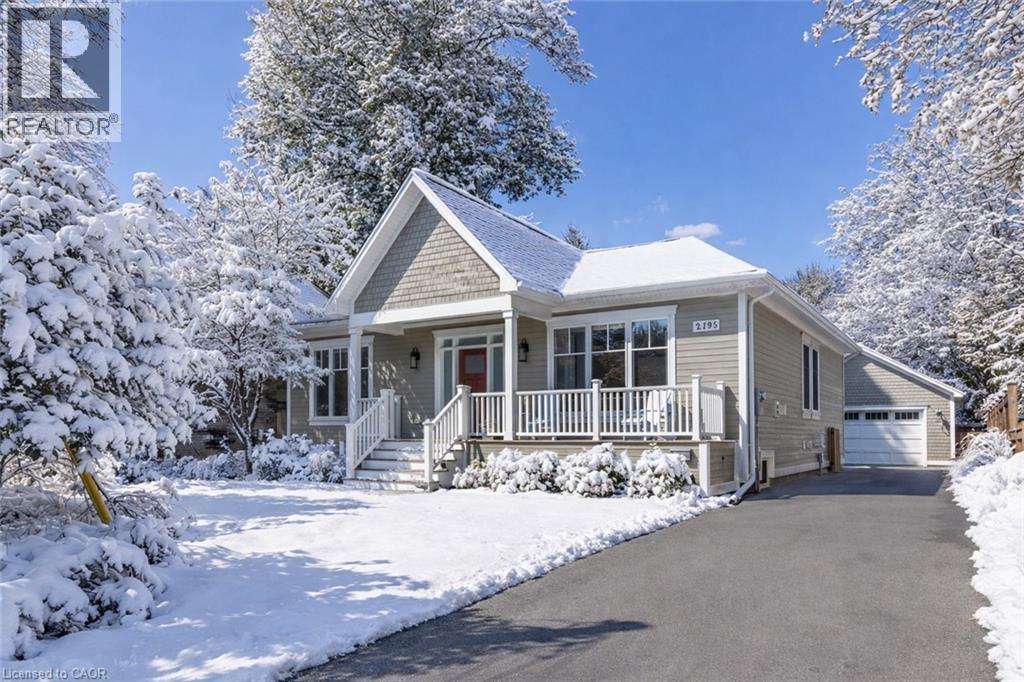 2195 COURTLAND Drive, Burlington, Ontario