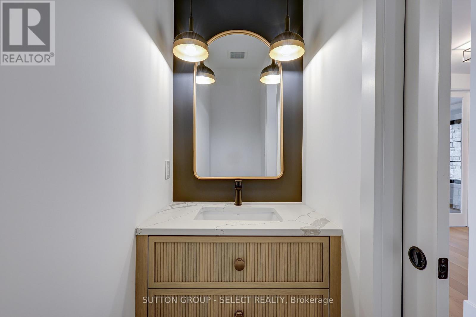 5 Sycamore Road, Southwold, Ontario  N5P 3T2 - Photo 12 - X12699304