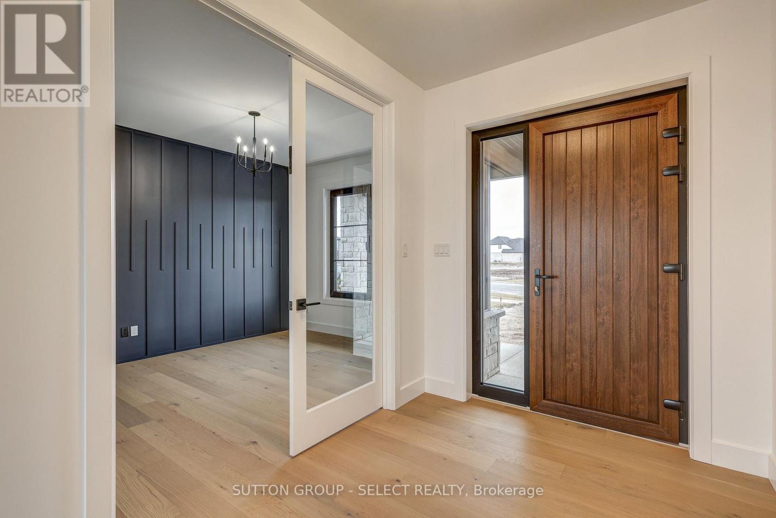 5 Sycamore Road, Southwold, Ontario  N5P 3T2 - Photo 5 - X12699304