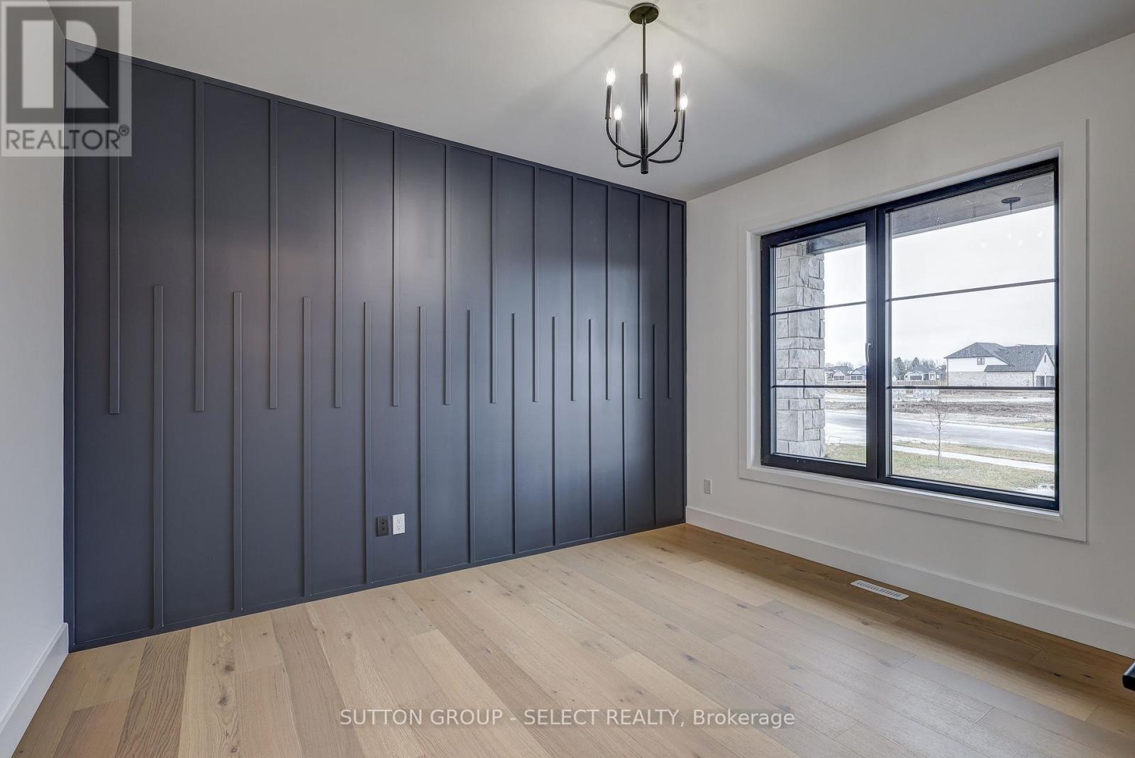 5 Sycamore Road, Southwold, Ontario  N5P 3T2 - Photo 6 - X12699304