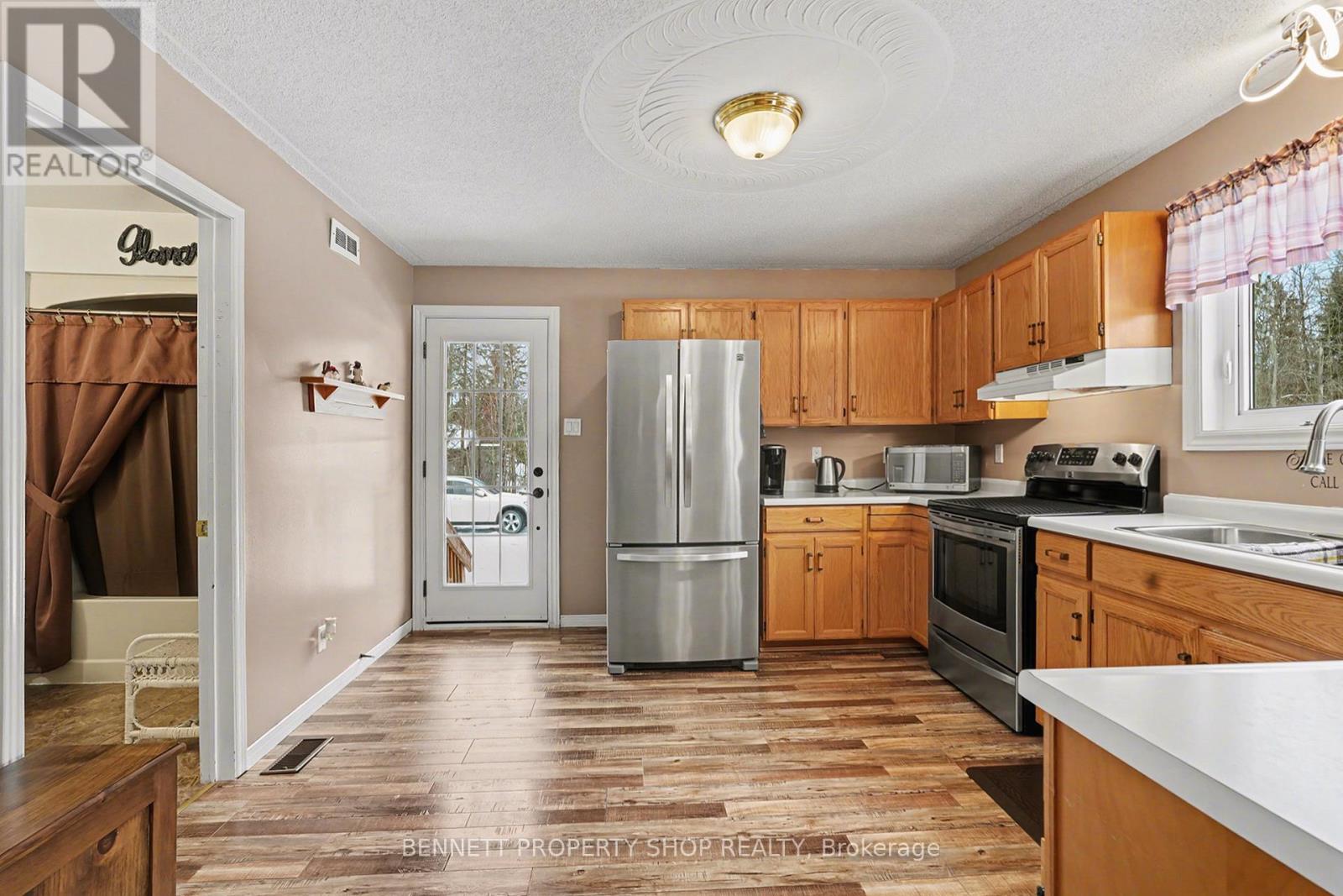 1312 Scheel Drive, Mcnab/braeside, Ontario  K0A 1G0 - Photo 12 - X12699308