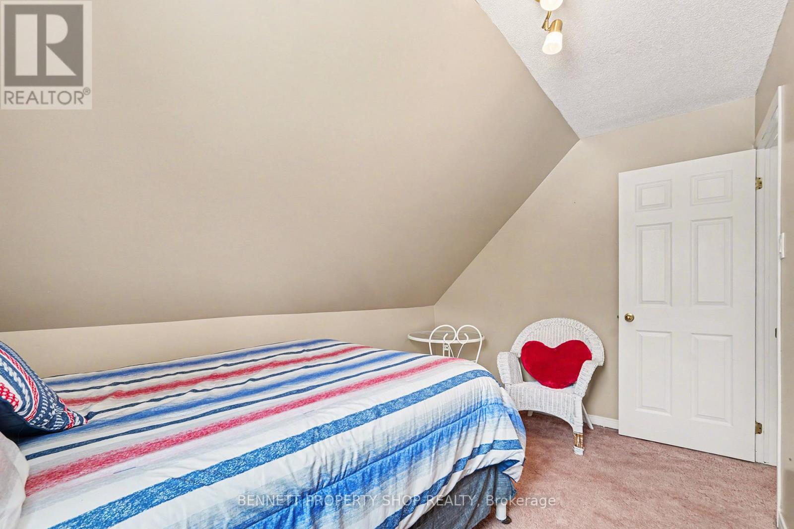 1312 Scheel Drive, Mcnab/braeside, Ontario  K0A 1G0 - Photo 18 - X12699308