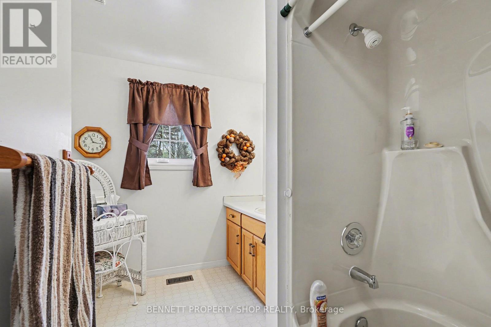 1312 Scheel Drive, Mcnab/braeside, Ontario  K0A 1G0 - Photo 21 - X12699308