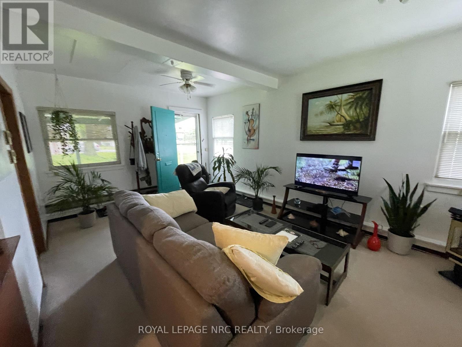 166 Lakeshore Road, Fort Erie, Ontario  L2A 1B2 - Photo 4 - X12699324