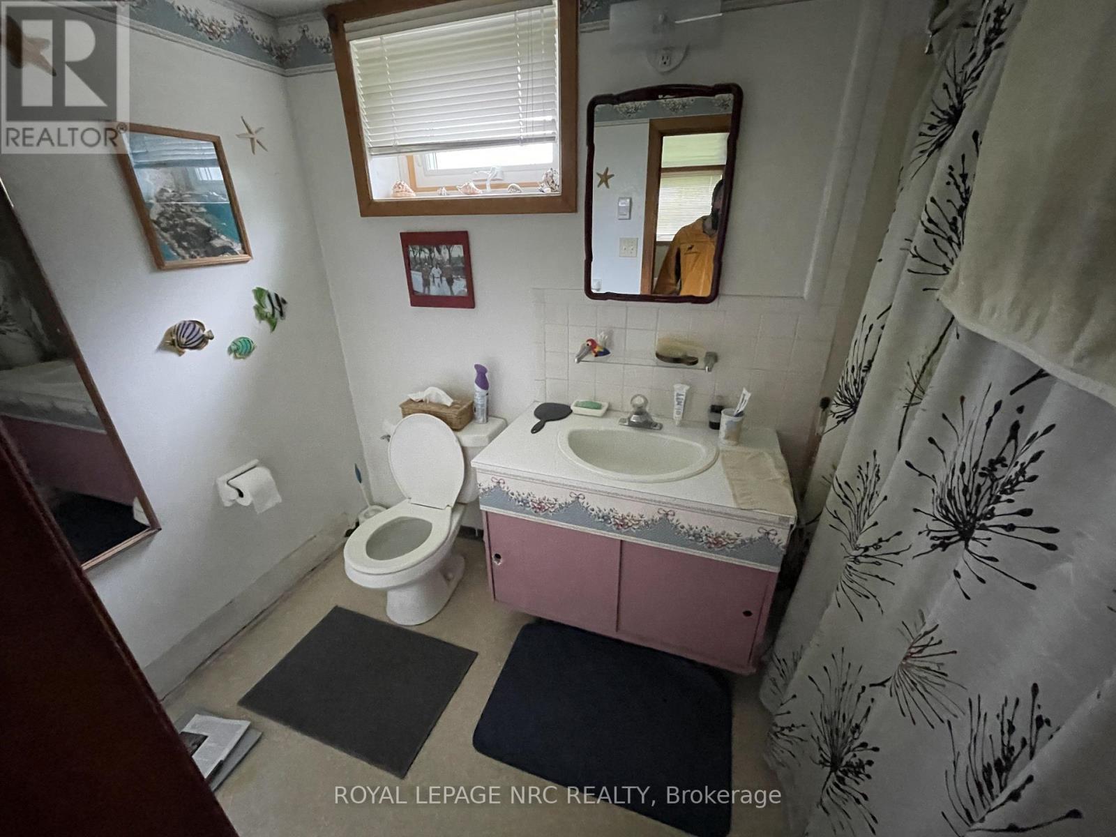 166 Lakeshore Road, Fort Erie, Ontario  L2A 1B2 - Photo 7 - X12699324