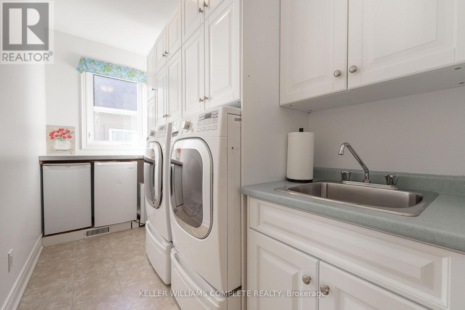 110 Sunrise Court, Fort Erie (Ridgeway), Ontario  L0S 1N0 - Photo 26 - X12699426