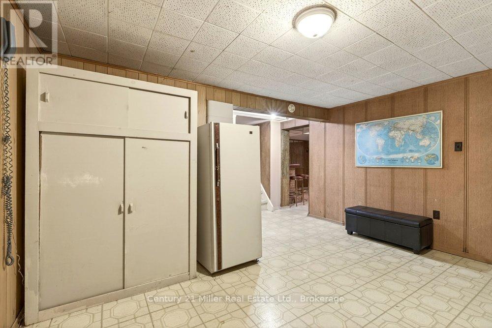 1540 Trotwood Avenue, Mississauga (Mineola), Ontario  L5G 3Z9 - Photo 29 - W12699292