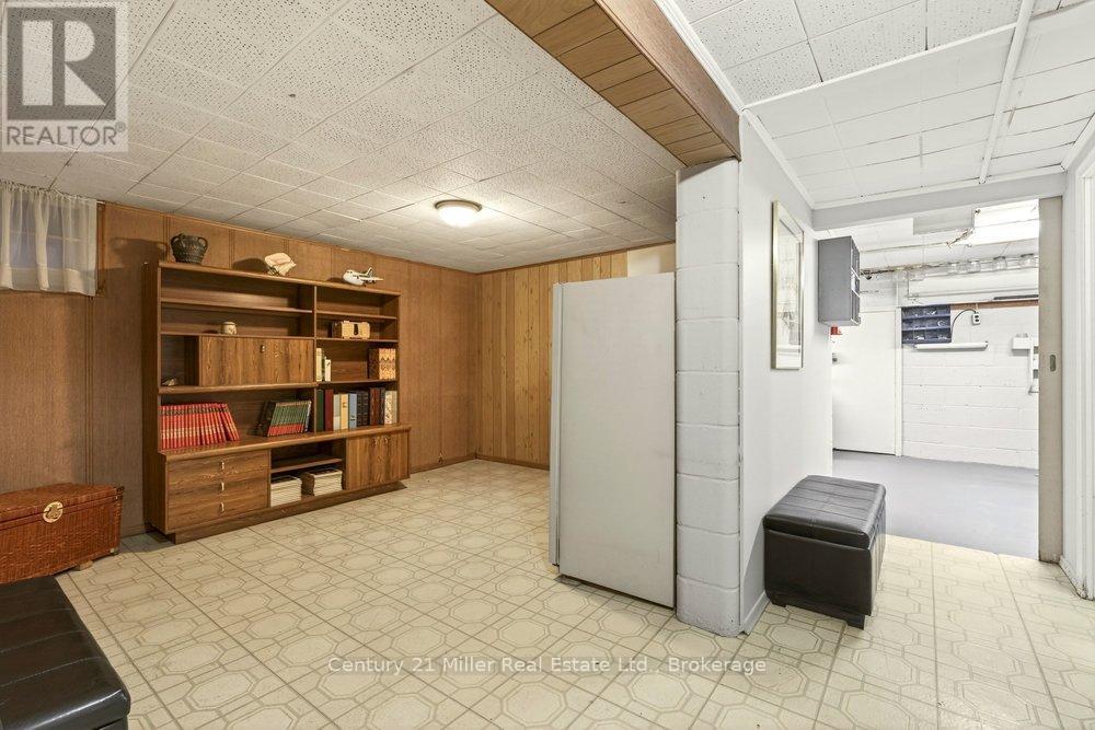 1540 Trotwood Avenue, Mississauga (Mineola), Ontario  L5G 3Z9 - Photo 30 - W12699292