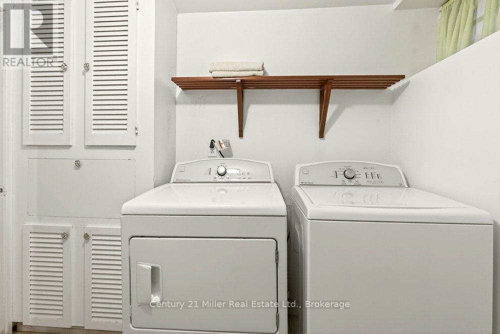 1540 Trotwood Avenue, Mississauga (Mineola), Ontario  L5G 3Z9 - Photo 33 - W12699292