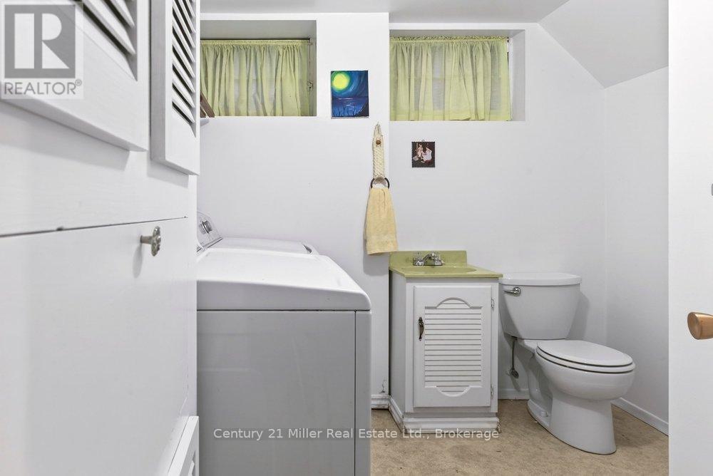 1540 Trotwood Avenue, Mississauga (Mineola), Ontario  L5G 3Z9 - Photo 34 - W12699292