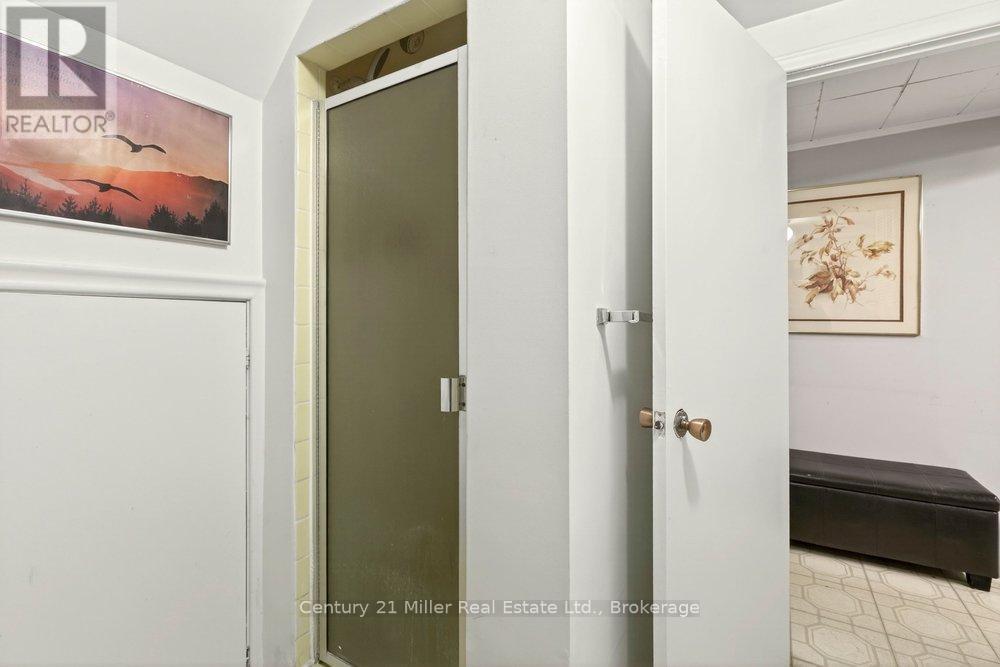 1540 Trotwood Avenue, Mississauga (Mineola), Ontario  L5G 3Z9 - Photo 35 - W12699292