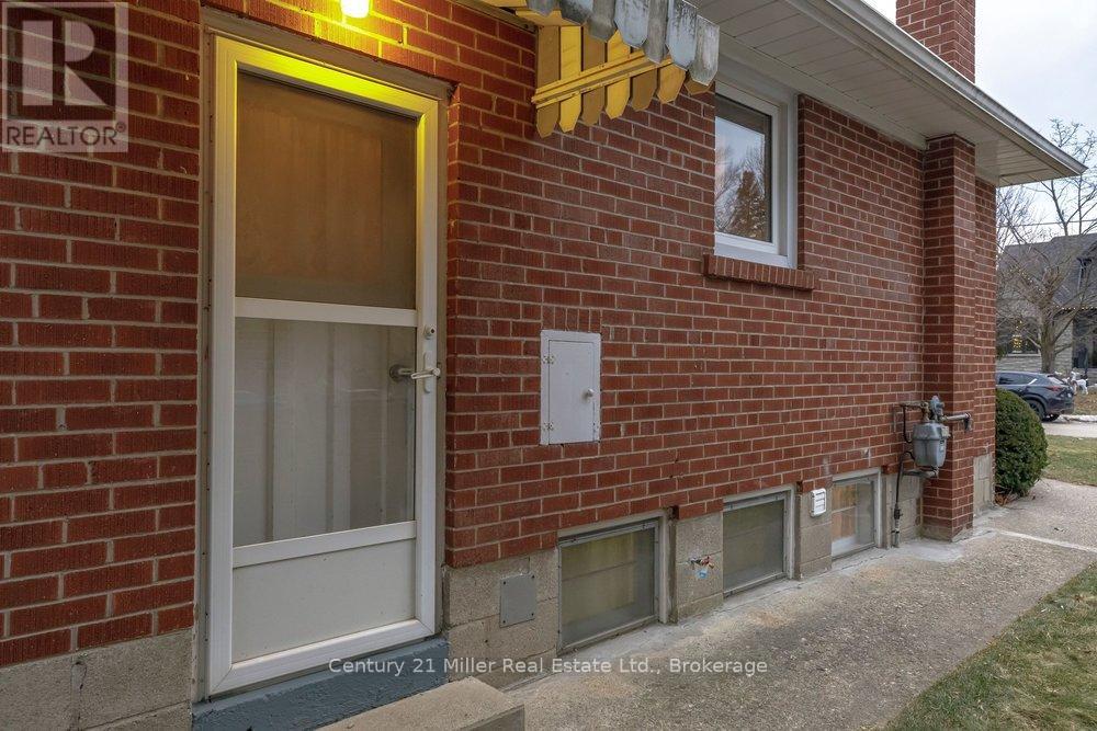 1540 Trotwood Avenue, Mississauga (Mineola), Ontario  L5G 3Z9 - Photo 36 - W12699292