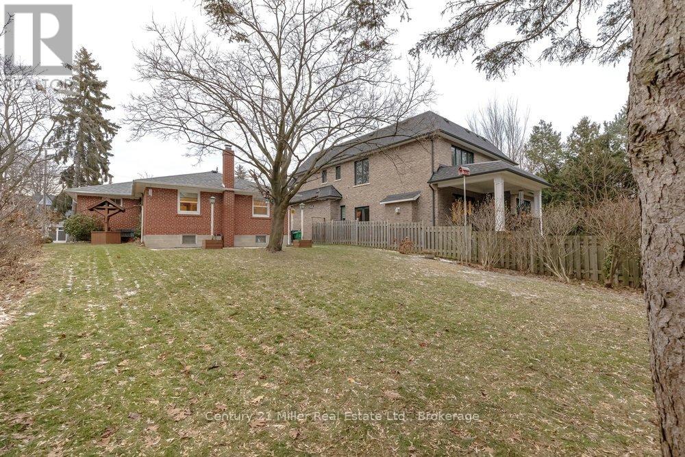 1540 Trotwood Avenue, Mississauga (Mineola), Ontario  L5G 3Z9 - Photo 39 - W12699292