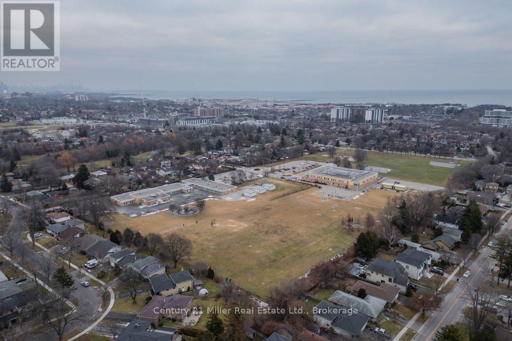 1540 Trotwood Avenue, Mississauga (Mineola), Ontario  L5G 3Z9 - Photo 49 - W12699292