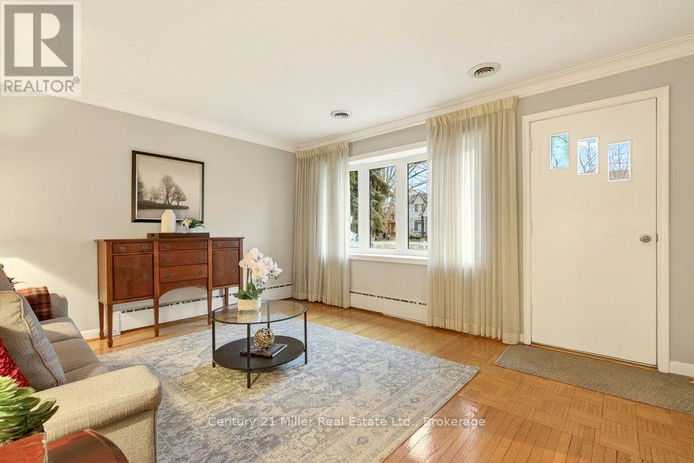 1540 Trotwood Avenue, Mississauga (Mineola), Ontario  L5G 3Z9 - Photo 6 - W12699292