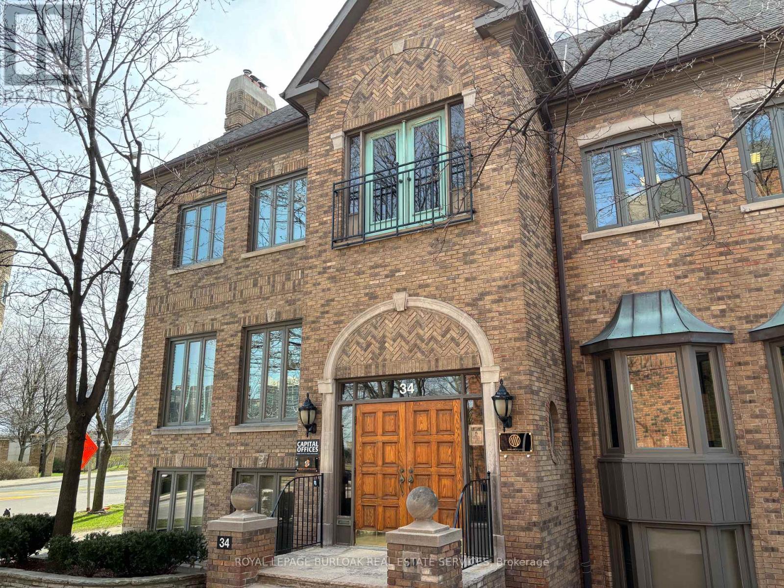 100 - 34 VILLAGE CENTRE PLACE, Mississauga, Ontario