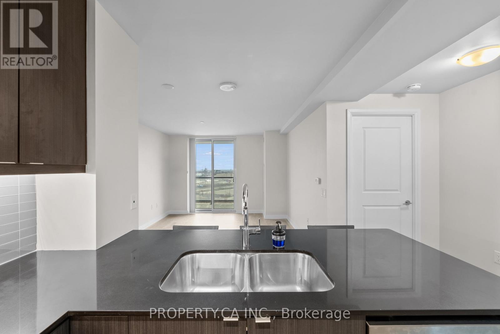 1002 - 50 Thomas Riley Road, Toronto, Ontario  M9B 0C5 - Photo 16 - W12698698