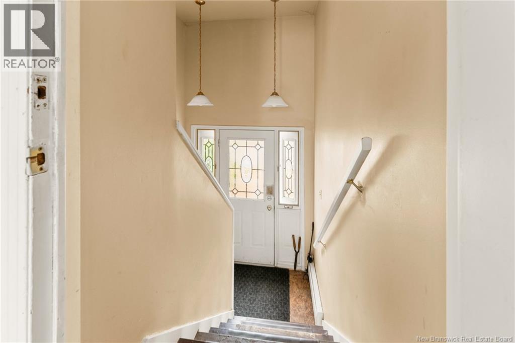 174 Argyle, Moncton, New Brunswick  E1C 3V2 - Photo 3 - NB132241