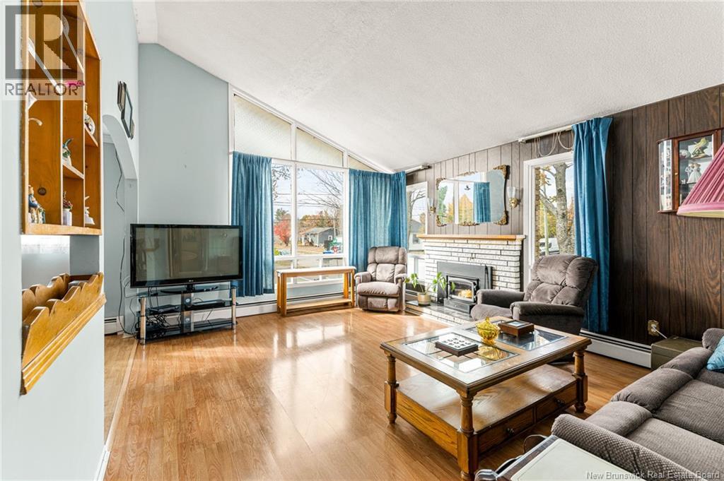 174 Argyle, Moncton, New Brunswick  E1C 3V2 - Photo 5 - NB132241