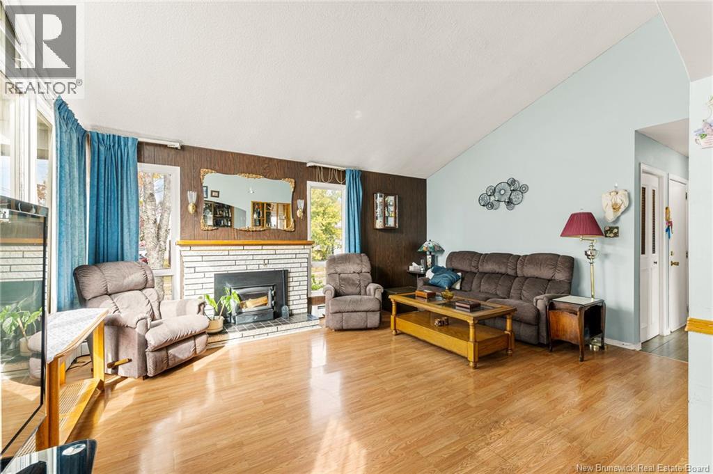 174 Argyle, Moncton, New Brunswick  E1C 3V2 - Photo 7 - NB132241