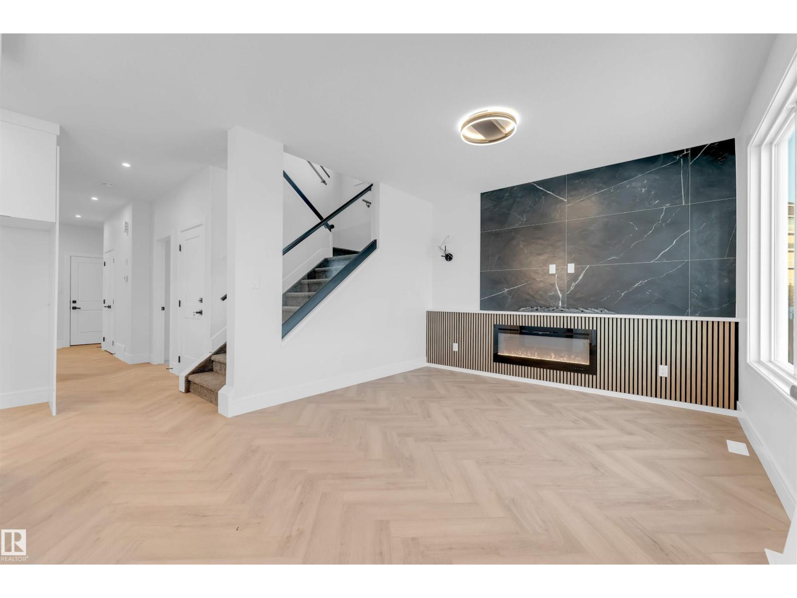 150 Creekside Ln, Leduc, Alberta  T9E 1T1 - Photo 11 - E4470112