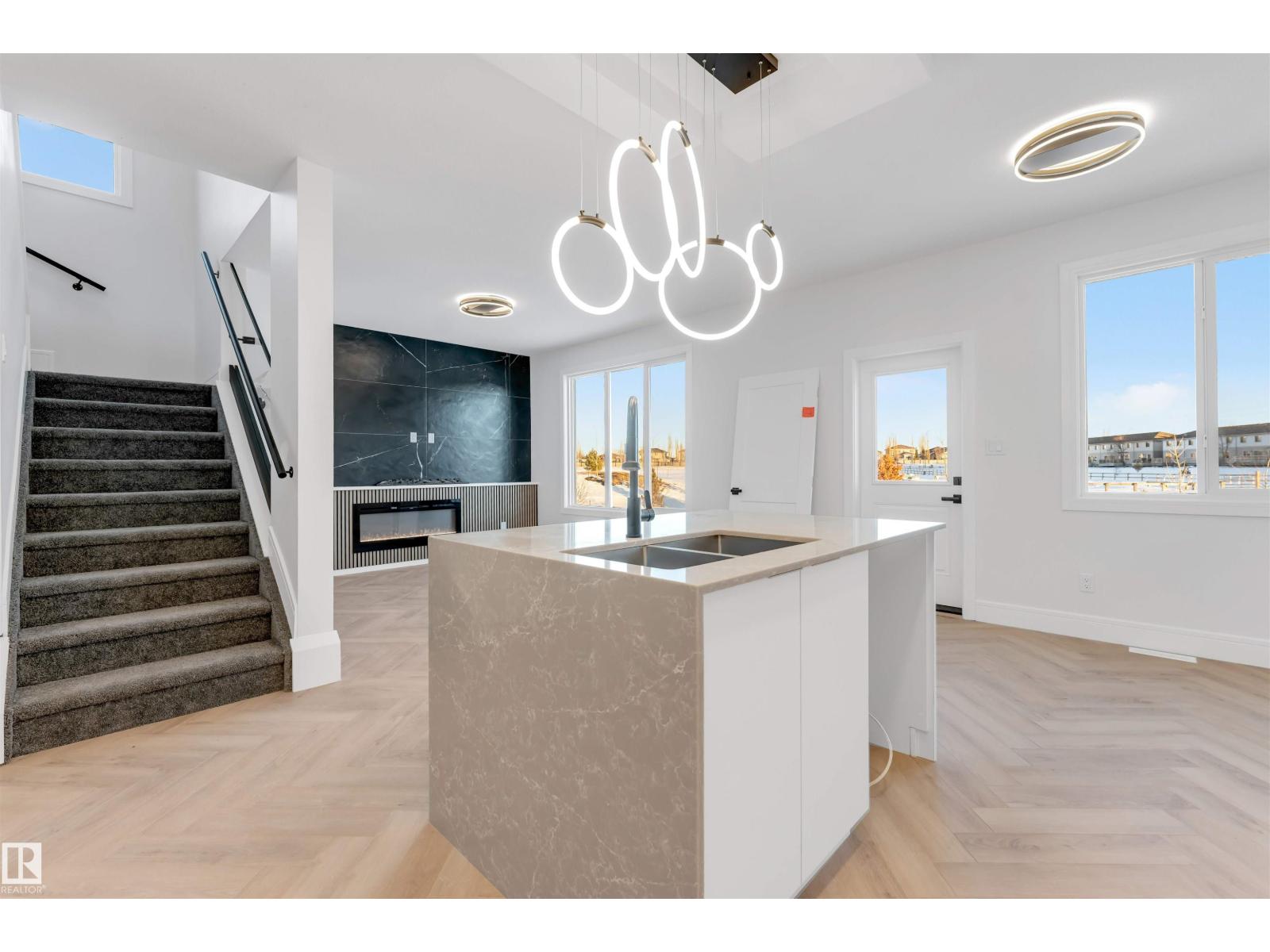 150 Creekside Ln, Leduc, Alberta  T9E 1T1 - Photo 3 - E4470112