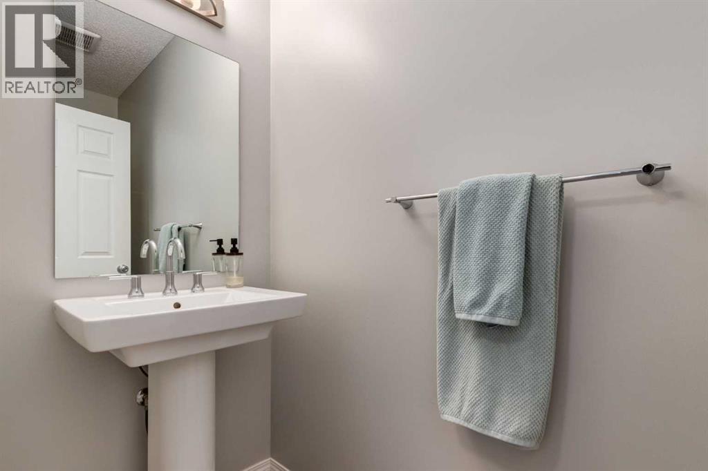 36 Sundown Common, Cochrane, Alberta  T4C 2M9 - Photo 31 - A2278817