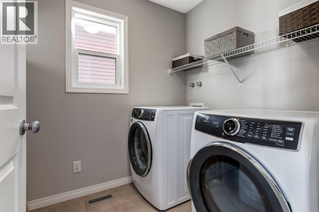 36 Sundown Common, Cochrane, Alberta  T4C 2M9 - Photo 17 - A2278817