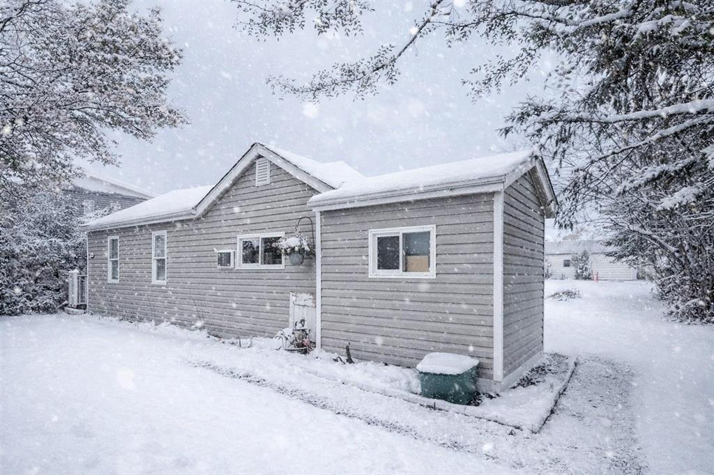 329 Main Street, Wawanesa, Manitoba