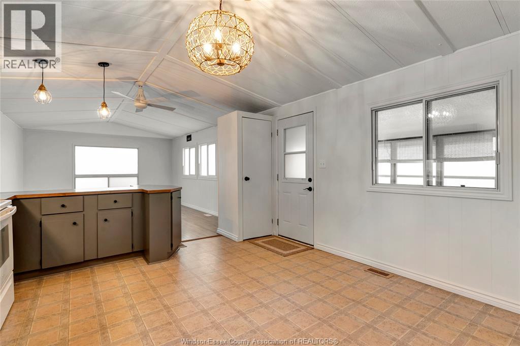 102 Regency Drive, Chatham, Ontario  N7L 5A2 - Photo 4 - 26001181