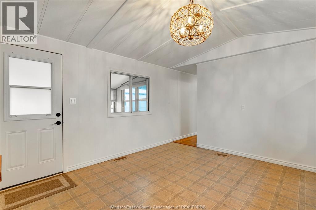 102 Regency Drive, Chatham, Ontario  N7L 5A2 - Photo 7 - 26001181