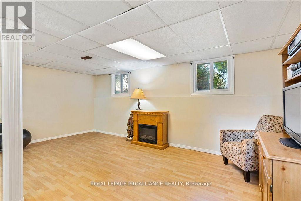 16 Centre Court, Quinte West (Frankford Ward), Ontario  K0K 2C0 - Photo 26 - X12699194