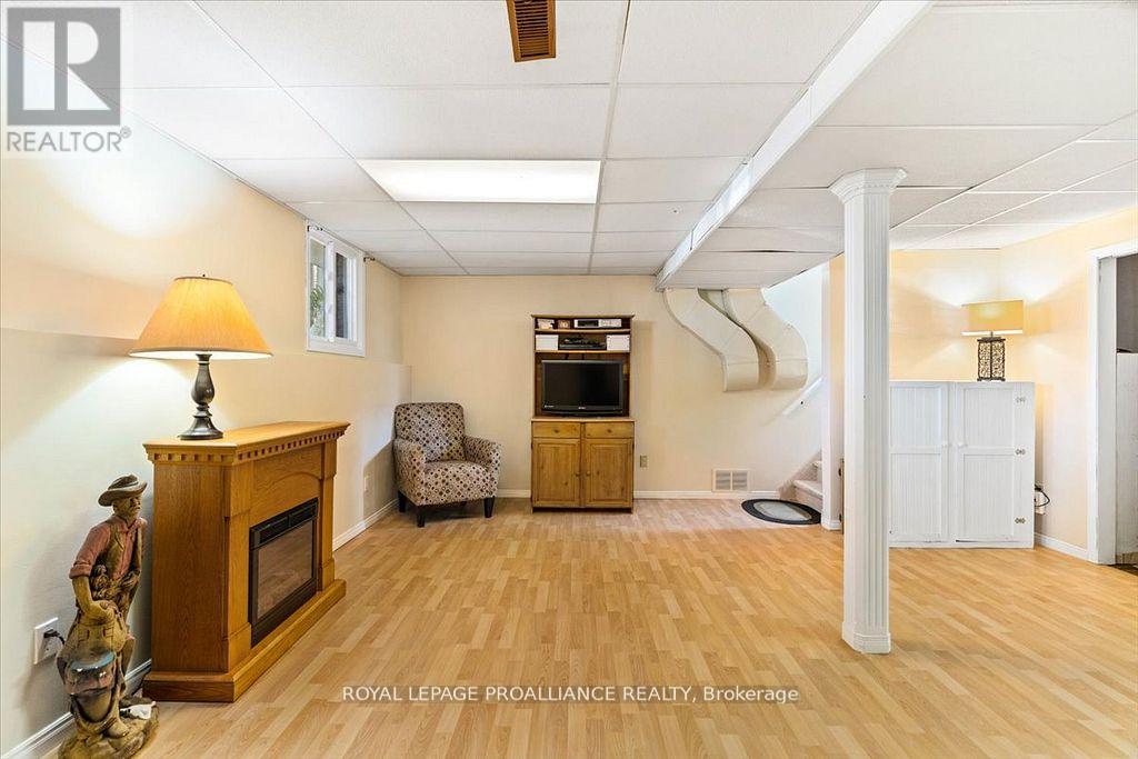 16 Centre Court, Quinte West (Frankford Ward), Ontario  K0K 2C0 - Photo 27 - X12699194