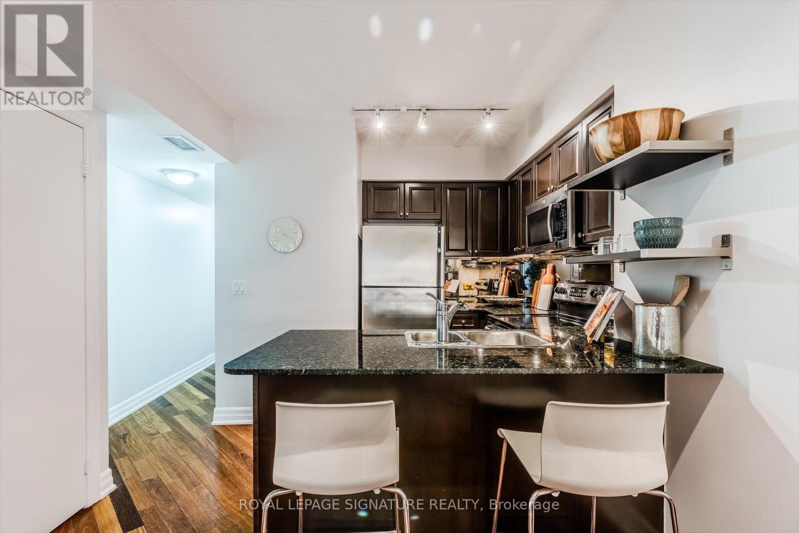 709 - 8 Scollard Street, Toronto, Ontario  M5R 1M2 - Photo 10 - C12699374