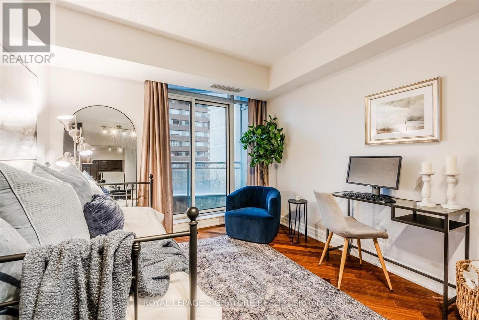 709 - 8 Scollard Street, Toronto, Ontario  M5R 1M2 - Photo 8 - C12699374