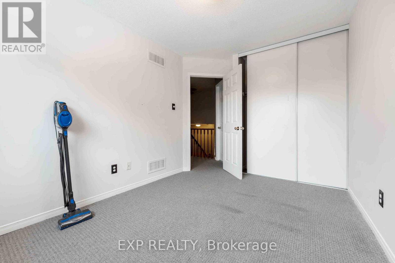 86 Furlong Crescent, Ottawa, Ontario  K2M 2H9 - Photo 20 - X12490948