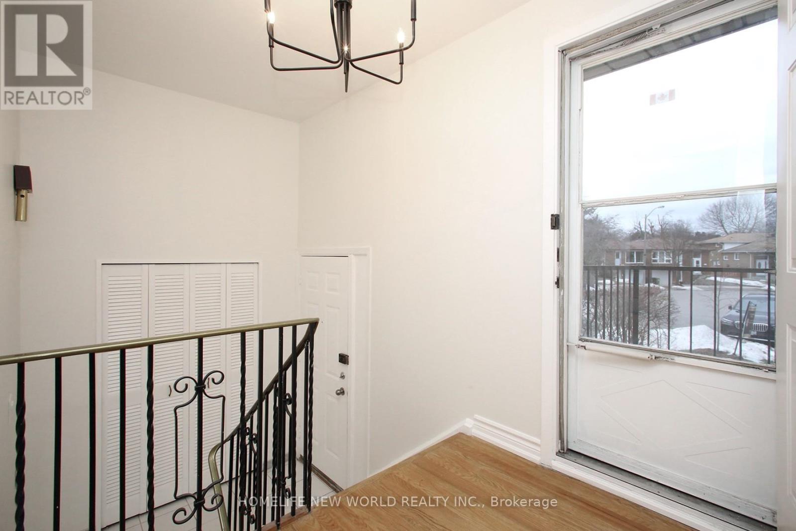 30 Lowbank Court, Toronto, Ontario  M2M 3A4 - Photo 22 - C12696370