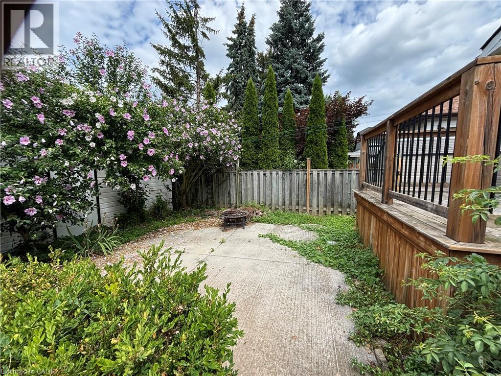 9 Grantham Avenue S, St. Catharines, Ontario  L2P 3B3 - Photo 17 - 40784066