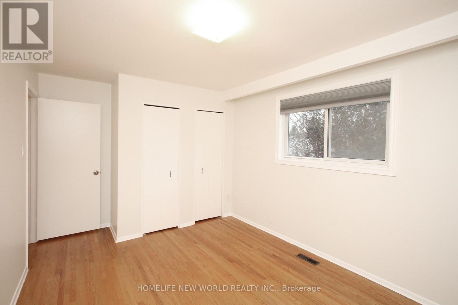 30 Lowbank Court, Toronto, Ontario  M2M 3A4 - Photo 5 - C12696370