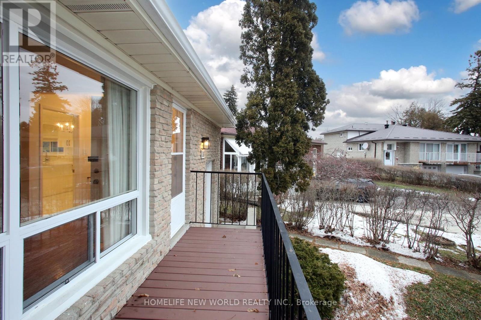 30 Lowbank Court, Toronto, Ontario  M2M 3A4 - Photo 3 - C12696370