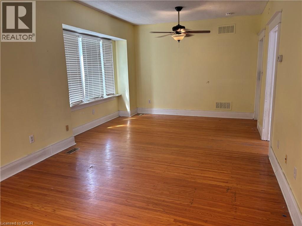 9 Grantham Avenue S, St. Catharines, Ontario  L2P 3B3 - Photo 9 - 40784066