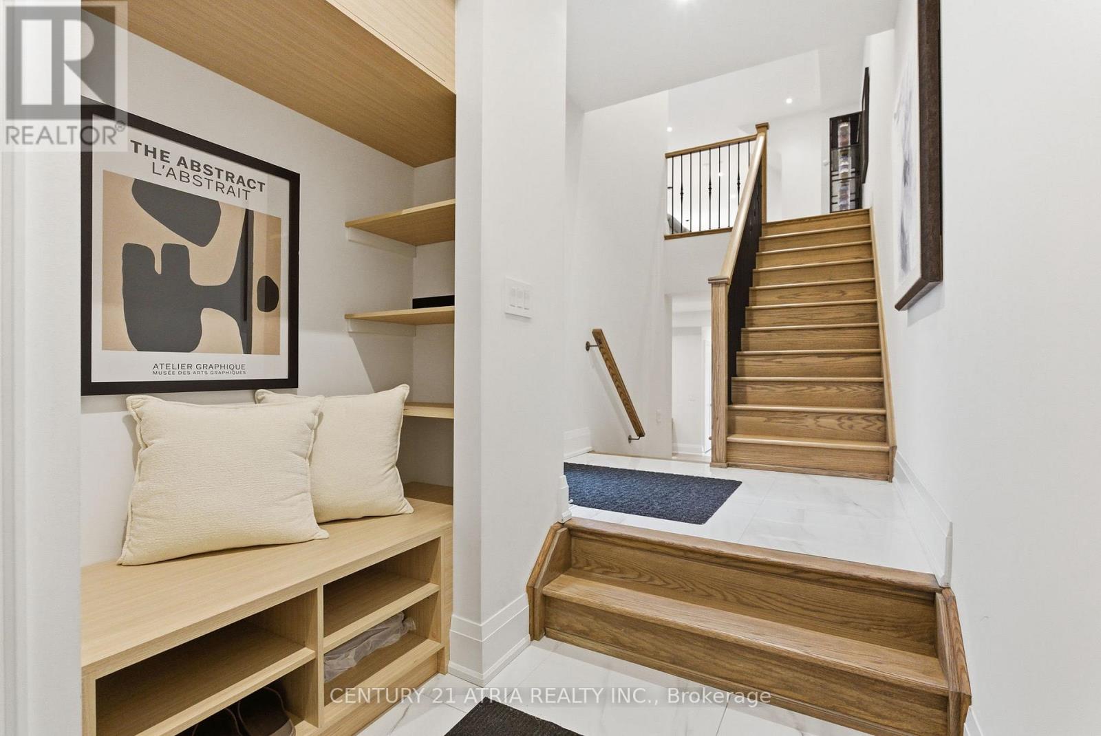 9404 Bayview Avenue, Richmond Hill, Ontario  L4C 4Z2 - Photo 2 - N12699244